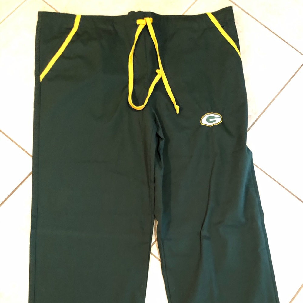 NFL Green Bay Packer scrub pants